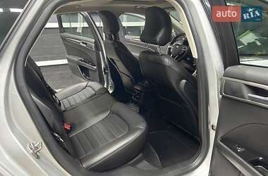 Седан Ford Fusion 2015 в 
