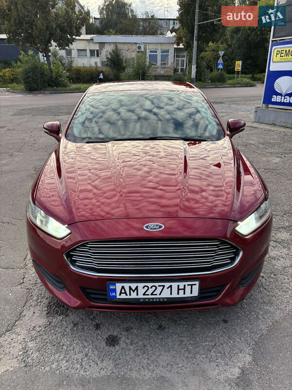 Седан Ford Fusion 2015 в Житомирі