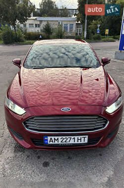 Седан Ford Fusion 2015 в 