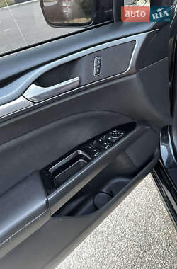 Седан Ford Fusion 2014 в 
