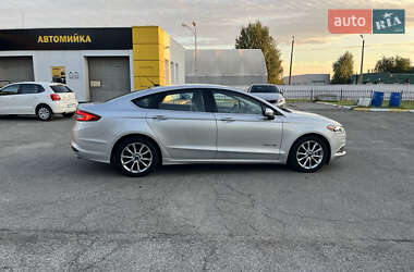Седан Ford Fusion 2017 в 