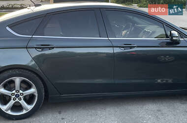 Седан Ford Fusion 2015 в 