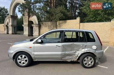 Хэтчбек Ford Fusion 2010 в 