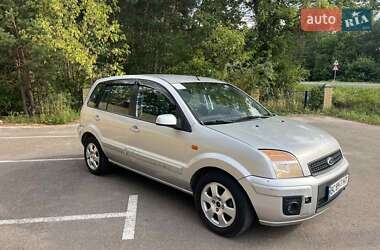 Хэтчбек Ford Fusion 2010 в 
