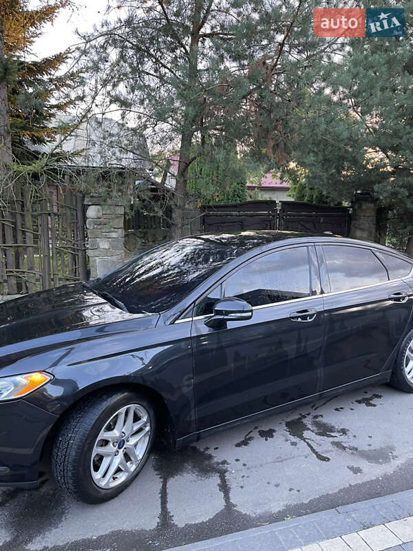 Седан Ford Fusion 2013 в Калуше