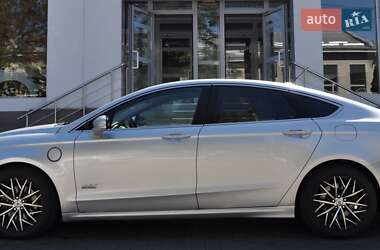 Седан Ford Fusion 2013 в 