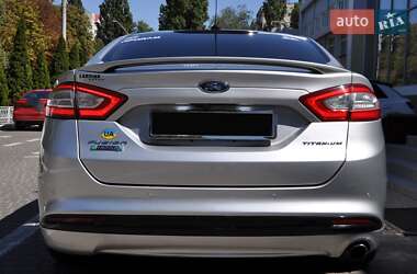 Седан Ford Fusion 2013 в 
