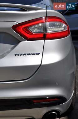 Седан Ford Fusion 2013 в 