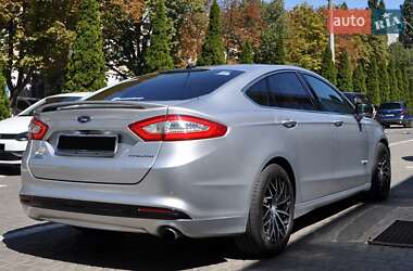 Седан Ford Fusion 2013 в 