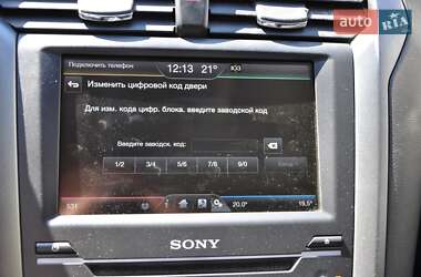 Седан Ford Fusion 2013 в 