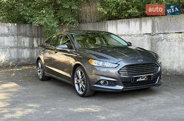 Седан Ford Fusion 2015 в 