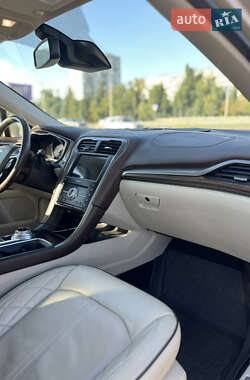 Седан Ford Fusion 2016 в 