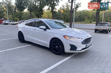Седан Ford Fusion 2019 в 