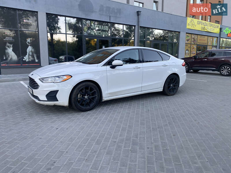 Седан Ford Fusion 2019 в Днепре