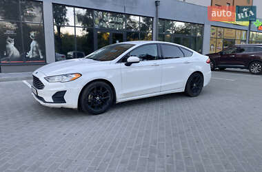Седан Ford Fusion 2019 в 