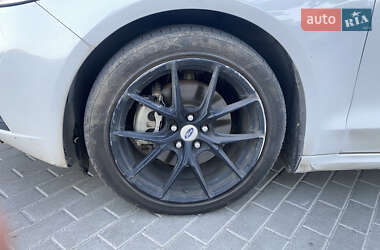 Седан Ford Fusion 2019 в 