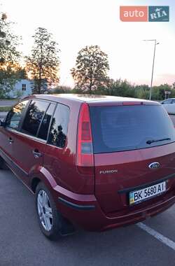 Хэтчбек Ford Fusion 2002 в 