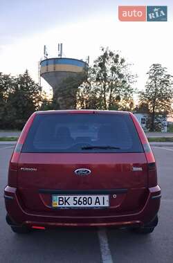 Хэтчбек Ford Fusion 2002 в 
