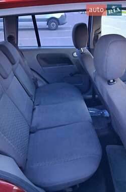 Хэтчбек Ford Fusion 2002 в 