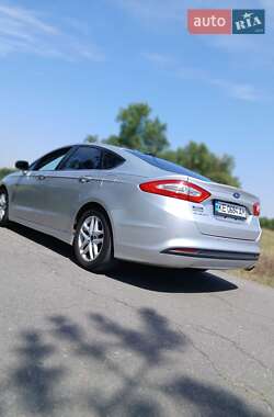Седан Ford Fusion 2014 в 