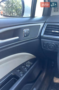 Седан Ford Fusion 2014 в 
