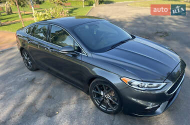 Седан Ford Fusion 2017 в 
