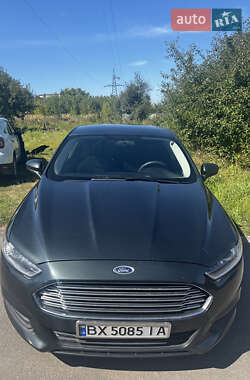 Седан Ford Fusion 2015 в 