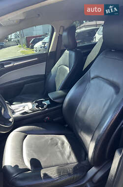 Седан Ford Fusion 2015 в 
