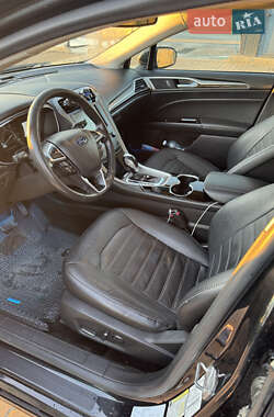 Седан Ford Fusion 2014 в 