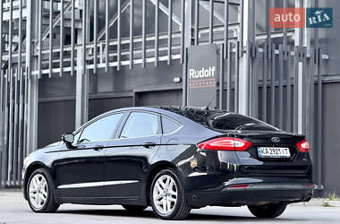 Седан Ford Fusion 2014 в 