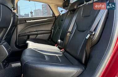 Седан Ford Fusion 2017 в 