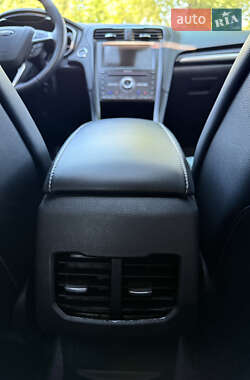 Седан Ford Fusion 2020 в 