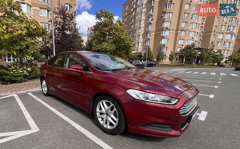 Седан Ford Fusion 2016 в Софиевской Борщаговке