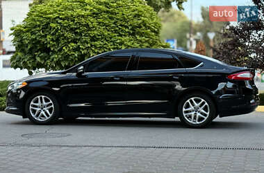 Седан Ford Fusion 2016 в 