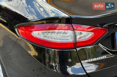 Седан Ford Fusion 2016 в 