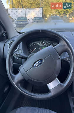 Хетчбек Ford Fusion 2010 в 