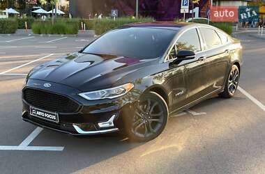 Седан Ford Fusion 2019 в 