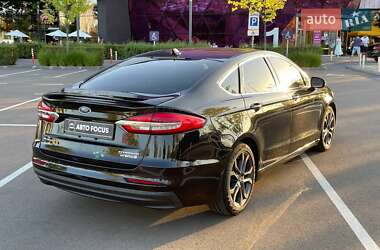Седан Ford Fusion 2019 в 