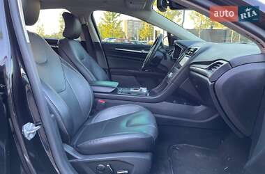 Седан Ford Fusion 2019 в 