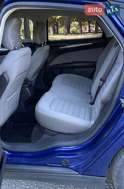 Седан Ford Fusion 2012 в 