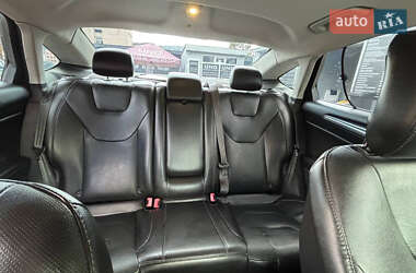 Седан Ford Fusion 2013 в 