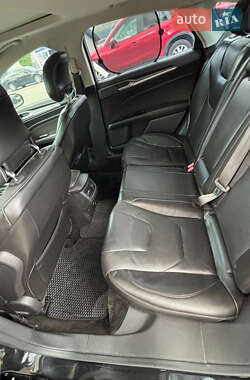 Седан Ford Fusion 2013 в 