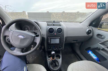 Хэтчбек Ford Fusion 2004 в 