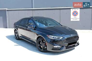 Седан Ford Fusion 2017 в 
