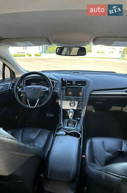 Седан Ford Fusion 2014 в 