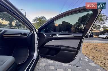 Седан Ford Fusion 2013 в 