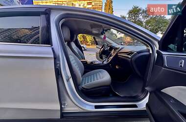 Седан Ford Fusion 2013 в 