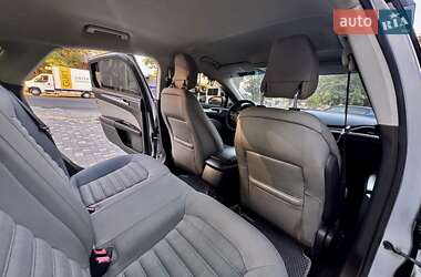 Седан Ford Fusion 2013 в 