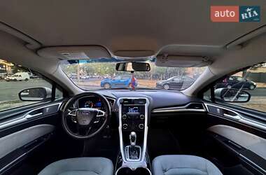 Седан Ford Fusion 2013 в 