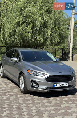 Седан Ford Fusion 2020 в 